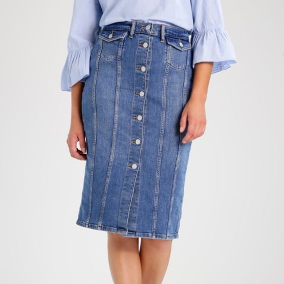 gap denim pencil skirt